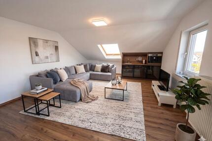 Helle 2-ZKB-DG-Wohnung mit Balkon, EBK & TG – A3Frankfurt 35 min - Limburg an der Lahn Offheim