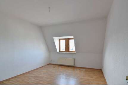 Wohnung zum Mieten in Meerane 273,08 € 49.65 m²
