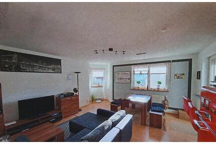Helle attraktive 2-Zimmer-Wohnung mit Küche u. Loggia in Neumarkt - Neumarkt in der Oberpfalz Altenhof