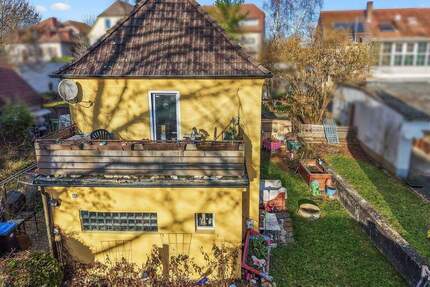 Freistehendes Einfamilienhaus in begehrter, ruhiger Wohnlage - mit Gartenidylle und viel Gestaltungspotenzial - Bayreuth City