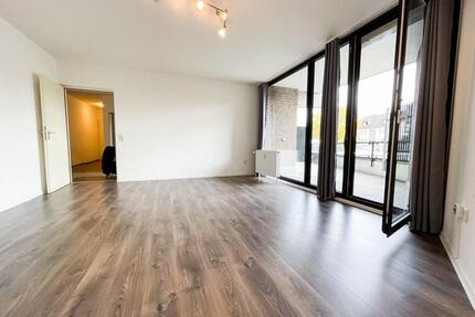 4 Zimmer Erdgeschoss Wohnung mit Terrasse - Köln Porz