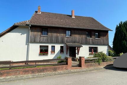 Vielseitiges Ein- bis Zweifamilienhaus in ruhiger Lage Grasdorf - Holle