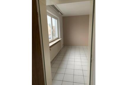 Kapitalanlage - Wohnung 2 Zimmer, Kitchenette und Bad - Homburg