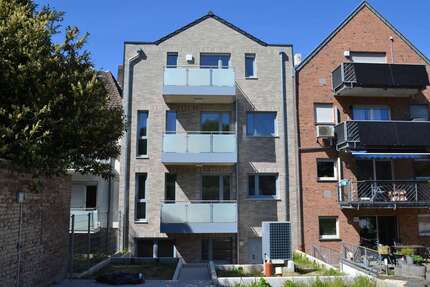 Haus zum Kaufen in Mönchengladbach 1.150.000,00 € 270 m²