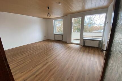 3-Zi.-WohnungPraxisBüro mit EBKBalkonGarage in Klein Berkel - Hameln Kernstadt