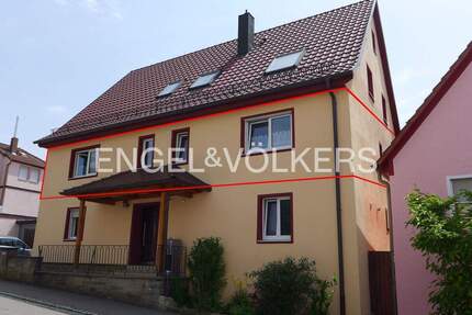 Sanierte OG-Wohnung mit EBK, Garage und Gartennutzung - Ammerbuch-Entringen