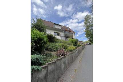 Gemütliche 3-Zimmer-Dachgeschosswohnung in ruhiger Lage mit Waldblick - Leverkusen Lützenkirchen