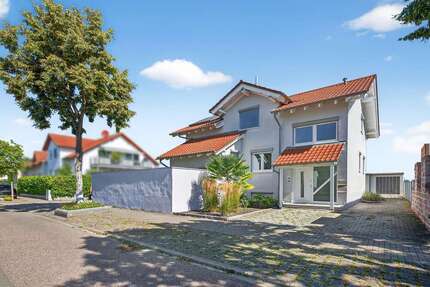 Haus zum Kaufen in Karlsdorf-Neuthard 680.000,00 € 171 m²