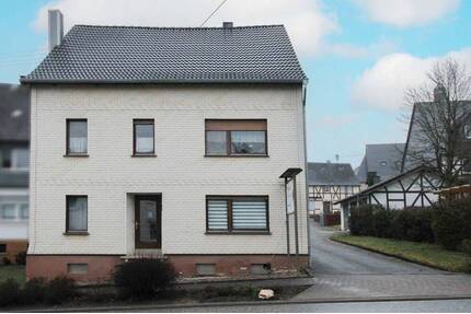 7-Zi.-Zuhause mit großem Garten inkl. zwei kleiner Nebengebäude - Dickenschied