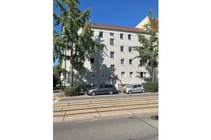 Frisch renovierte 3 Zimmer, Top-Preis, Einbauküche gegen Aufpreis möglich - Zwickau Pölbitz