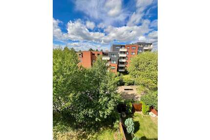 TOP 3-Zimmerwohnung mit Balkon - 950,00&nbsp;EUR Kaltmiete, ca.&nbsp; 82,60&nbsp;m&sup2;&nbsp;Wohnfl&auml;che in Langenhagen (PLZ: 30853) Alt-Langenhagen