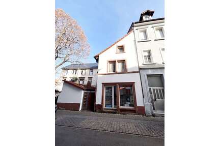 Haus zum Kaufen in Neustadt 220.000,00 € 169.22 m²