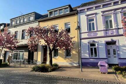 Haus zum Mieten in Meerbusch 2.200,00 € 227 m²