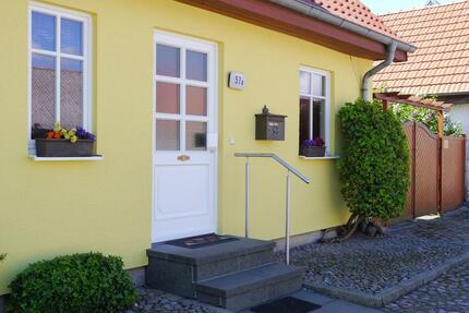 Kleine private Idylle: Haus mit Hof, Garten und Nebengelass - Sagard