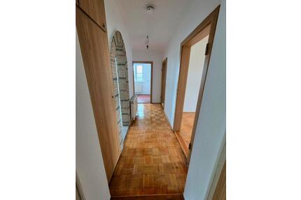 Renovierte 3-Zimmer Wohnung im Herzen von Gersdorf