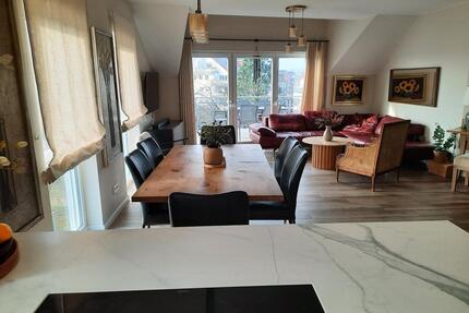 Sanierte, großzügige 3 Zimmer-Wohnung, EBK, Terrasse, zzgl. möbl. Einlieger-Wohnung 32m², in Flörsheim - Flörsheim am Main