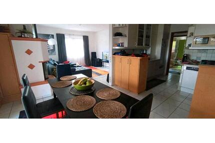 3-Zimmer-Wohnung mit EBK, Kamin und Garage zum 1.6. - Maintal