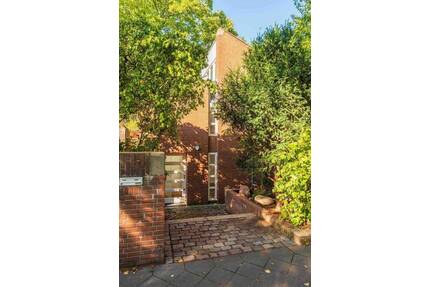 Charmantes freistehendes Einfamilienhaus (100 m²) in zentraler Lage - Düsseldorf Mörsenbroich