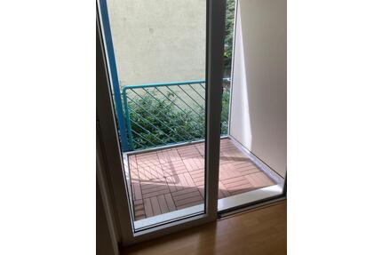 Charmantes 1-Zimmer-Apartment mit Balkon, Tiefgaragenstellplatz - Göttingen Grone