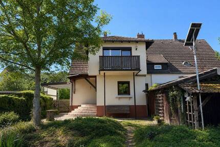 FAMILIENGLÜCK HOCH 4 - Doppelhaushälfte mit Anbau, Garage, Carport und Garten - Gunzenhausen