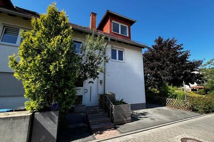 Unikat ohne Makler! Geräumige 8-Raum-Doppelhaushälfte in Dreieich