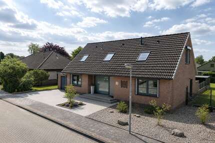 Haus zum Kaufen in Varel 595.000,00 € 242.93 m²