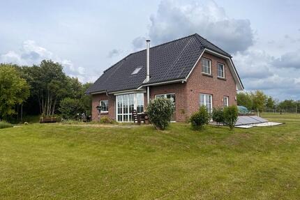 130qm Einfamilienhaus auf 34500qm Grund - Krakow am See