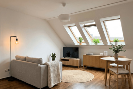 Freundliche 2-Zimmer-Wohnung mit Loggia und Tiefgaragenstellplatz im Herzen von Stockelsdorf.