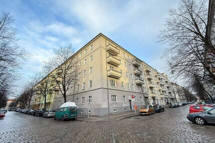 Frisch renovierte 2-Zimmer-Wohnung mit Balkon in Friedrichshain - Berlin