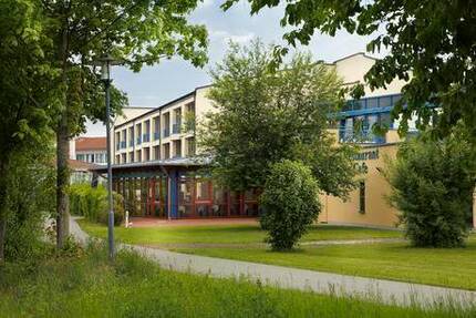 Wir können Ihnen wieder ein Apartment im 4-Sterne Best Western Kur-Hotel in Bad Staffelstein anbieten !! Ideal für Urlauber!