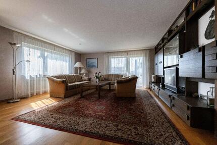 Attraktive 3- bis 4-Zi.-Whg. mit zwei Balkonen, Garten & Garage - Schorndorf