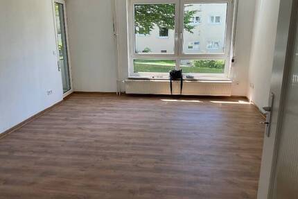 Schöne 3-Zimmer Erdgeschosswohnung mit neuen Bodenbelägen und Balkon zu vermieten - Melsungen