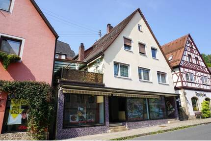 Wohnen, arbeiten, vermieten - alles in einem! Wohn- und Geschäftshaus in Waischenfeld