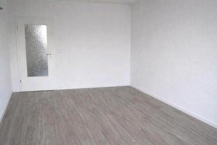 4 Zimmer Wohnung mit Balkon | 81 m² | 852 € warm | 06118 Halle - Halle (Saale) Frohe Zukunft