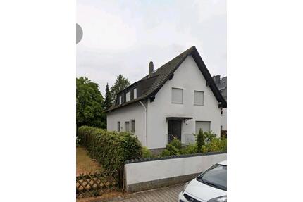 Sofort verfügbar! Einfamilienhaus Zweifamilienhaus Garten Garage - Griesheim