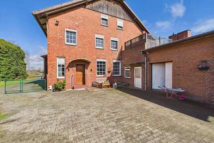 Haus zum Kaufen in Uelzen 272.000,00 € 250 m²