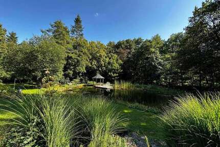 Haus zum Kaufen in Feucht Moosbach 949.000,00 € 330 m² - Feucht / Moosbach
