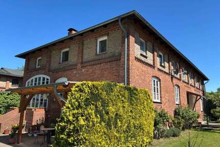 Haus zum Kaufen in Groß Schwiesow 220.000,00 € 240 m²