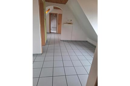 Vermiete helle 3 Zi -Wohnung mit Balkon in Mühlacker-Eckenweiher