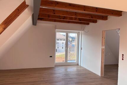 Vermiete moderne Kernsanierte 2,5 Zimmerwohnung mit Balkon - Meßstetten