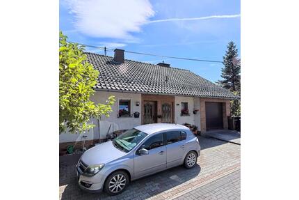 Freistehendes Einfamilienhaus mit großem Grundstück - Vettelschoß