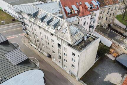 INVESTMENTCHANCE MIT WEITBLICK | Vermietete 2-Raum-Wohnung mit solider Aufteilung - Leipzig Paunsdorf