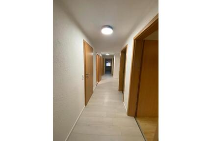 Helle DG-Wohnung 78qm 680€+NK Nähe Regenstauf