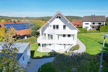 Haus zum Kaufen in Lappersdorf 1.050.000,00 € 280 m²