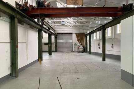 Halle in Siegen-Eiserfeld 2.700,00 € 900 m²
