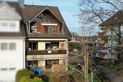 Großzügiges Zweifamilienhaus in bevorzugter Lage von Leverkusen-Lützenkirchen - Leverkusen / Lützenkirchen Quettingen