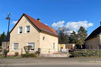 Thallwitz * freistehendes Einfamilienhaus* 4 Zimmer*gr. Wohnzimmer* Küche sep. 1 Bad* 1 WC* unterkellert
