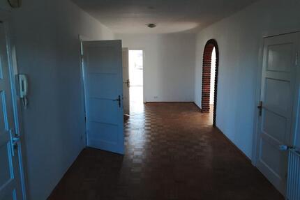 Großzügige Wohnung - 1.400,00&nbsp;EUR Kaltmiete, ca.&nbsp; 160,00&nbsp;m&sup2; in Schwarzenbek (PLZ: 21493)