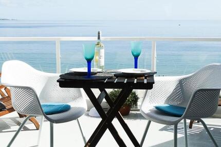 1 Zimmer Ferienwohnung 1.Reihe MEERBLICK & POOL Scharbeutz