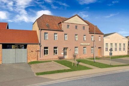 Gaststätte mit Eiscafé und großem Festsaal - Erxleben
